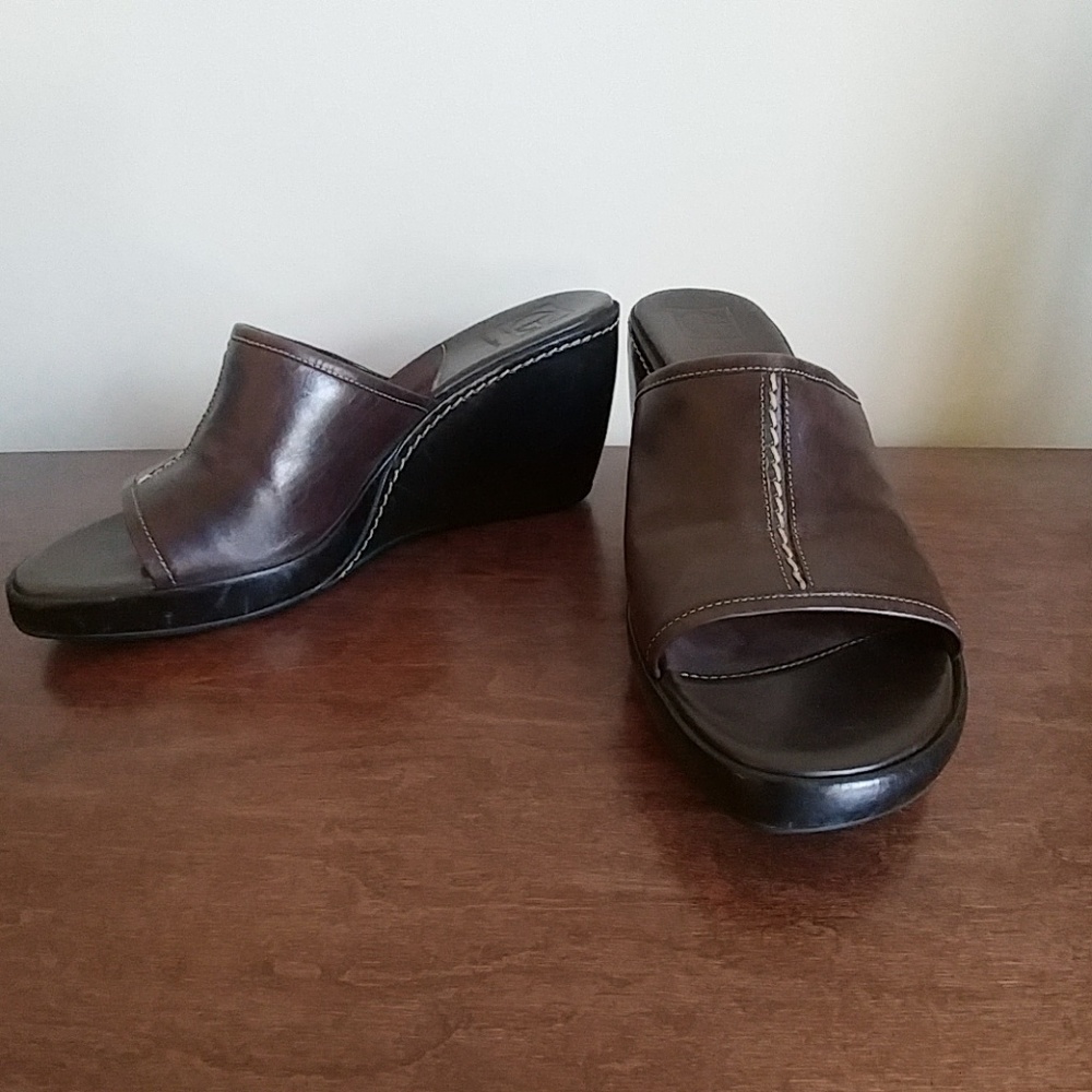 Cole Haan chocolate brown leather wedge